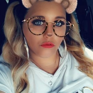 Meet your Posher, Blanca